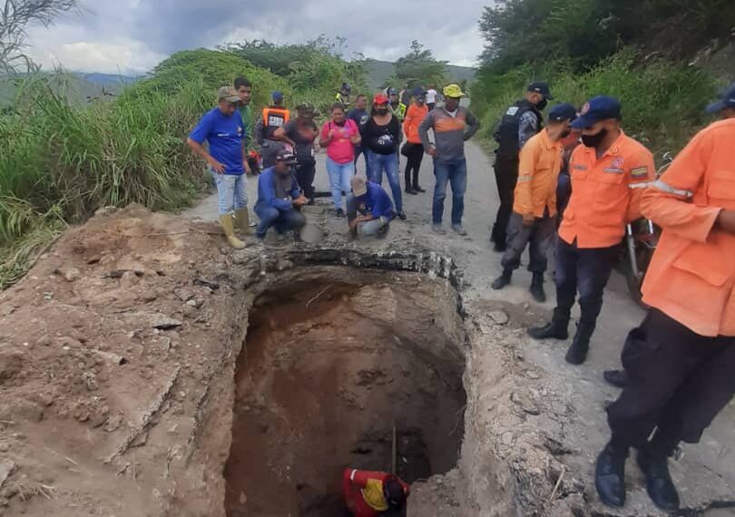 GOBERNACIÓN COMENZÓ REPARACIÓN DE LA VÍA A RÍO CLARO