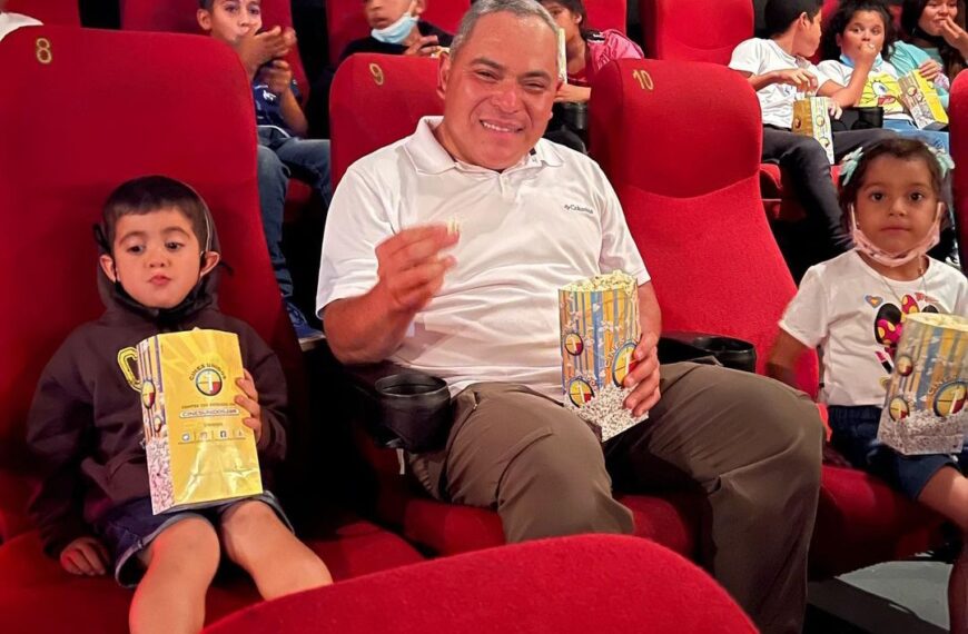 GOBERNADOR DE LARA LLEVO AL CINE A NIÑOS DE LA COMUNIDAD COCO E’ MONO
