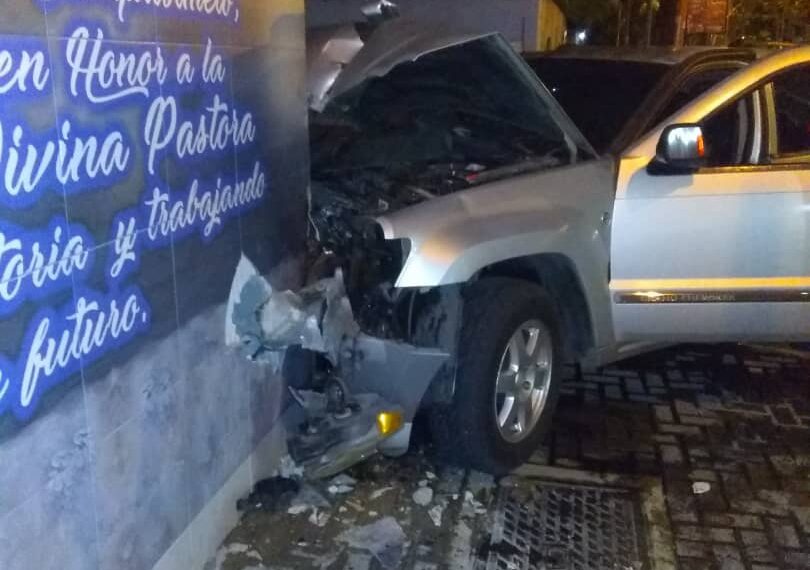 ACCIDENTE DE TRÁNSITO DAÑA OBRA DE ARTE EN BARQUISIMETO