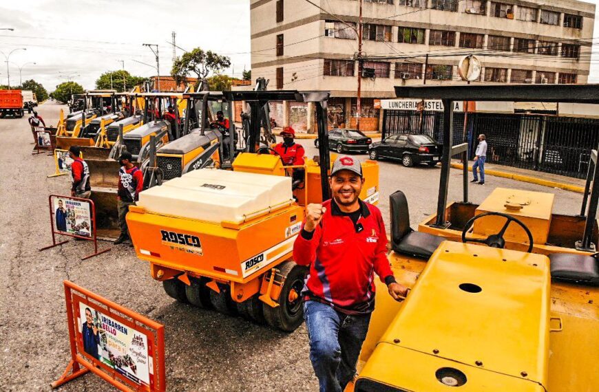 (VENEZUELA), CON 1.200 TONELADAS DE ASFALTO ARRANCA OFENSIVA DEL PLAN TAPA HUECO EN BARQUISIMETO