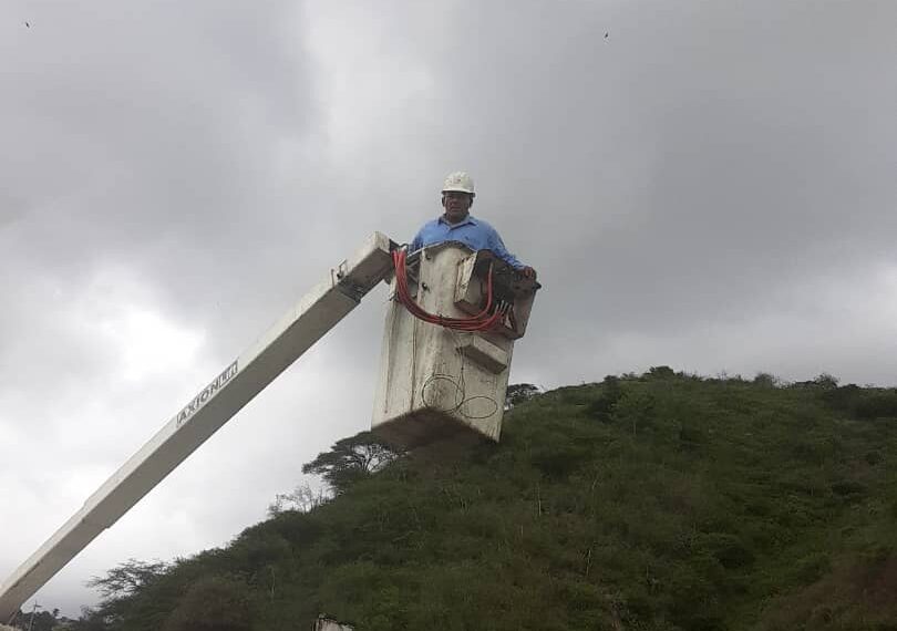 (VENEZUELA) NUEVA LUMINARIAS PARA LA AUTOPISTA CIMARRÓN ANDRESOTE