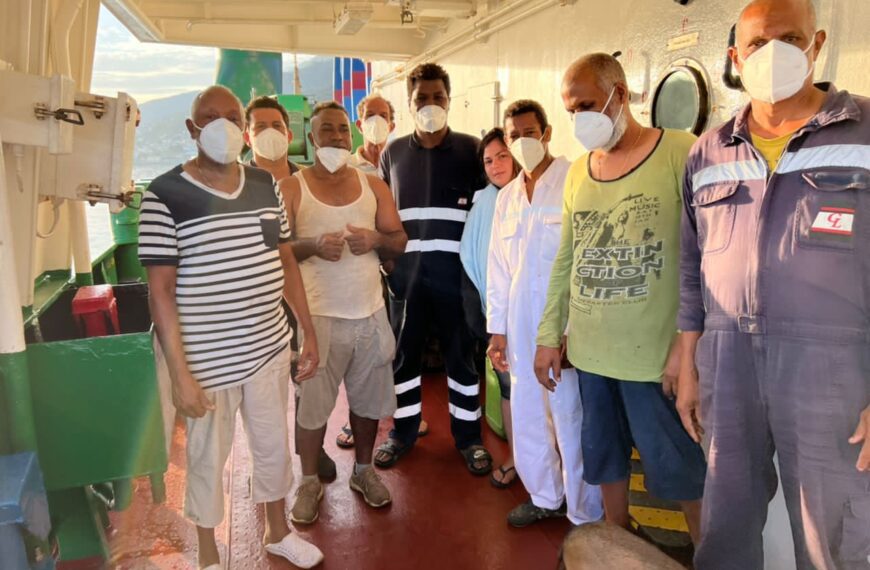 (VENEZUELA) Náufragos de buque que zozobró cerca de Aruba son recibidos en Puerto de la Guaira