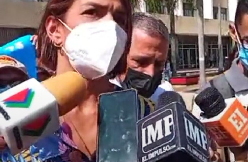 (VIDEO) TOMA Y DAME ENTRE DEFENSA Y PERIODISTAS EN CASO MALA PRAXIS
