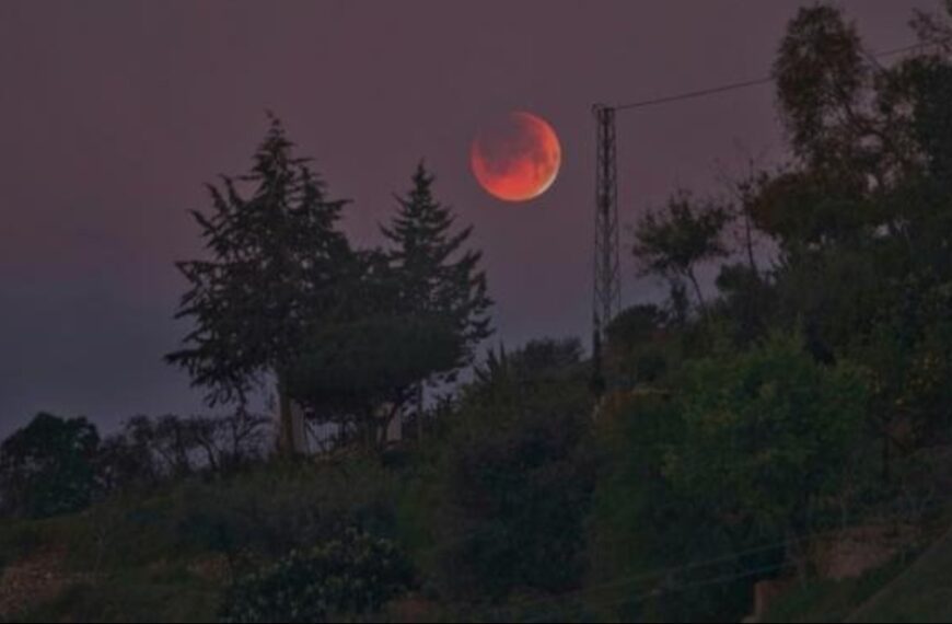 (MUNDO) ESPECTACULARES FOTOS DEL ECLIPSE LUNAR