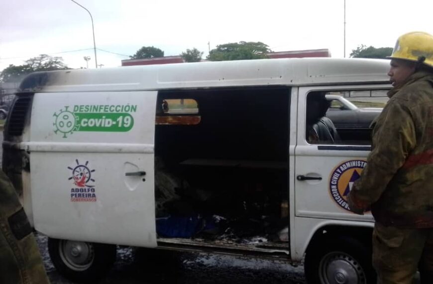 (VENEZUELA) REPORTAN CAMIONETA INCENDIADA EN LA AVENIDA LIBERTADOR DE BARQUISIMETO