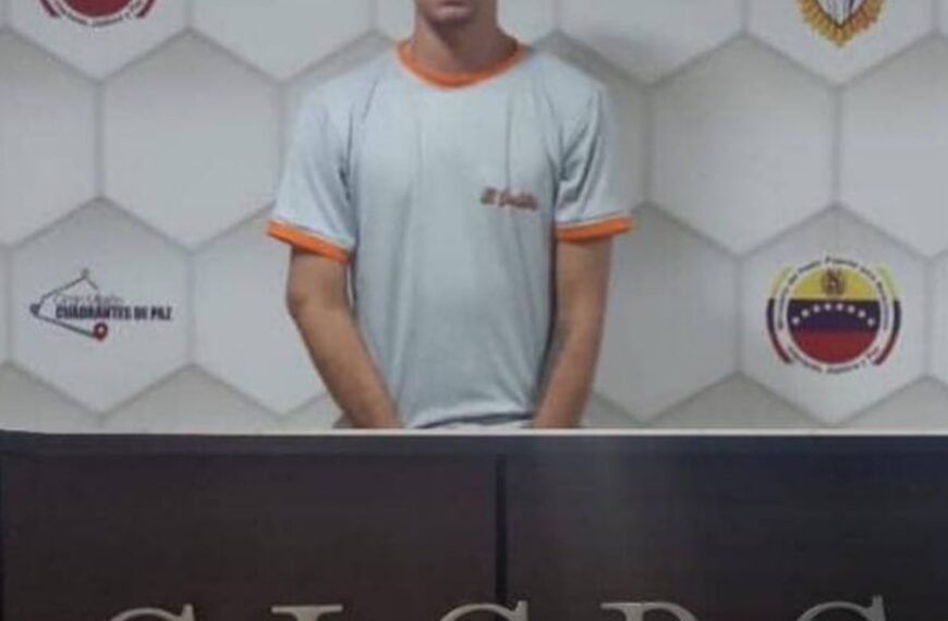 (VENEZUELA) CICPC DETUVO A SUJETO POR COMERCIALIZAR PRENDAS ALUSIVAS A LA POLICÍA CIENTÍFICA EN MARKETPLACE
