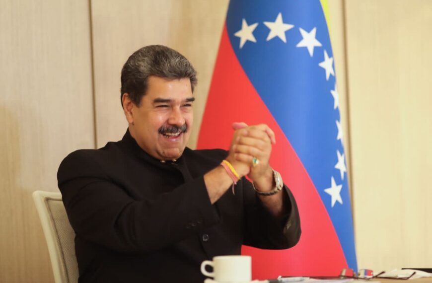 (VENEZUELA) PRESIDENTE MADURO SE REUNIÓ CON SU HOMÓLOGO DE AZERBAIYÁN POR VIDEOCONFERENCIA POR BROTE DE COVID-19 EN SU DELEGACIÓN