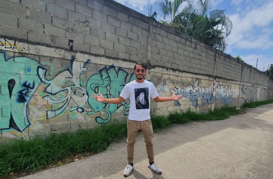 (VENEZUELA) ARTISTA PLÁSTICO OSCAR OLIVARES BUSCARÁ RECORD GUINNESS CON EXTENSO MURAL