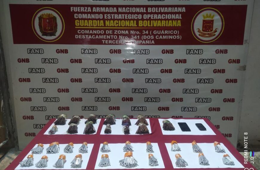 (VENEZUELA) OPERACIÓN ESCUDO BOLIVARIANO «VUELVAN CARAS» DETUVO A 2 SUJETOS CON 1200 DETONADORES ELÉCTRICOS