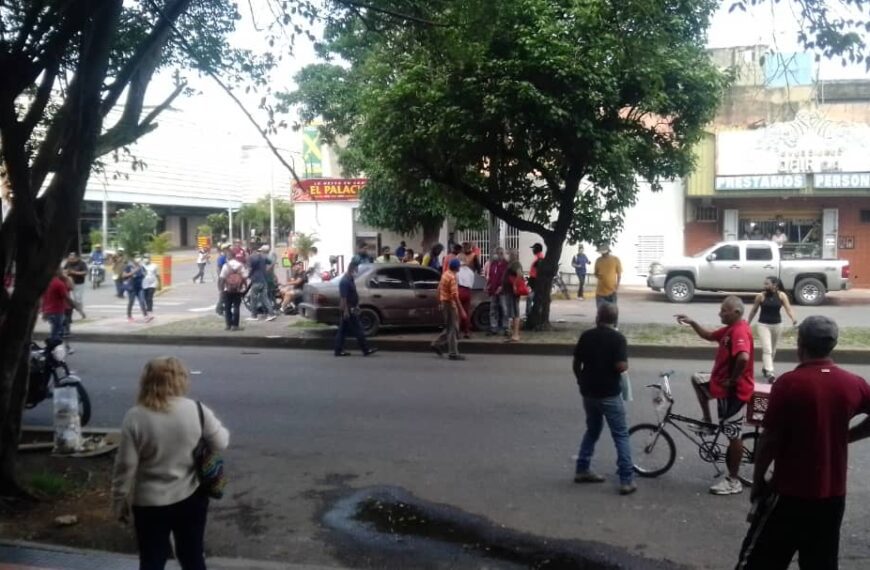 (VENEZUELA) REPORTAN HERIDOS LEVES TRAS COLISIÓN EN BARQUISIMETO