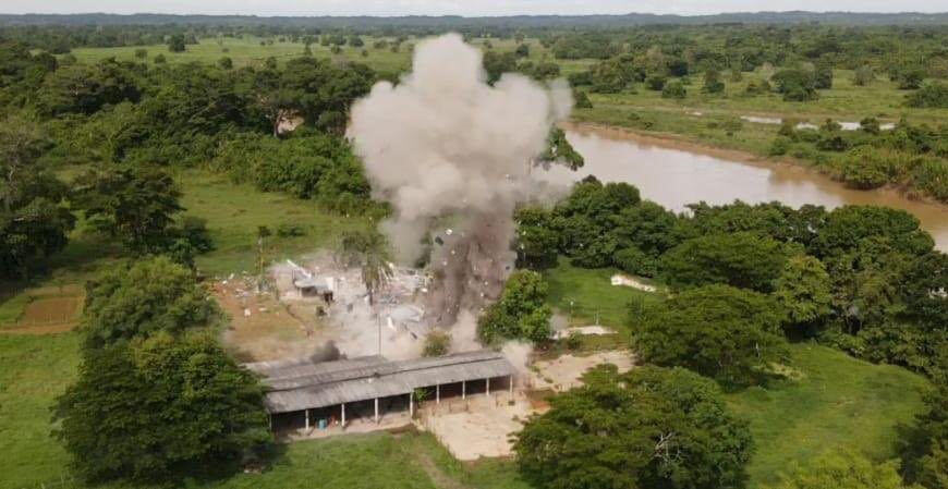 (VENEZUELA) DESTRUIDO EN EL ZULIA CAMPAMENTO TANCOL UTILIZADO PARA LA CONSTRUCCIÓN DE PISTAS