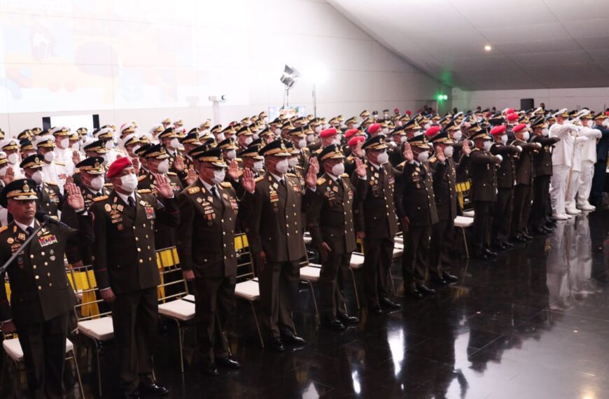 (VENEZUELA) GOBIERNO NACIONAL ASCENDIÓ A 387 CAPITANES Y CORONELES DE NAVÍO