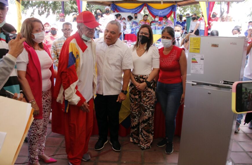 (VENEZUELA) GOBIERNO DE LARA ENTREGÓ 200 AYUDAS TÉCNICAS Y SOCIALES EN JIMÉNEZ