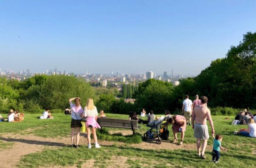 (REINO UNIDO) EMITEN ALERTA ROJA POR PRIMERA VEZ ANTE OLA DE CALOR