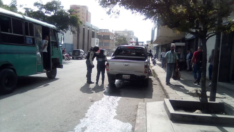 (VENEZUELA) AMTT Y PMI MANTIENEN ORDEN DE PROHIBICIÓN DE ESTACIONAR EN LA…
