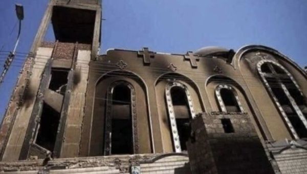 (EGIPTO) 41 FALLECIDOS DEJÓ INCENDIO EN UNA IGLESIA EN GIZA