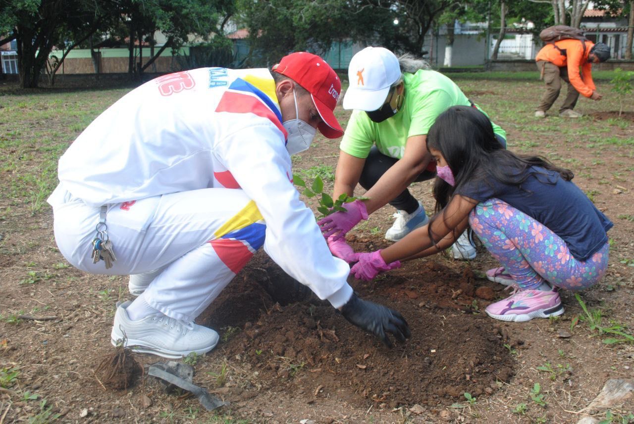 (VENEZUELA) LARENSES PARTICIPARON ACTIVAMENTE EN I CARRERA ECOLÓGICA LARA 2022