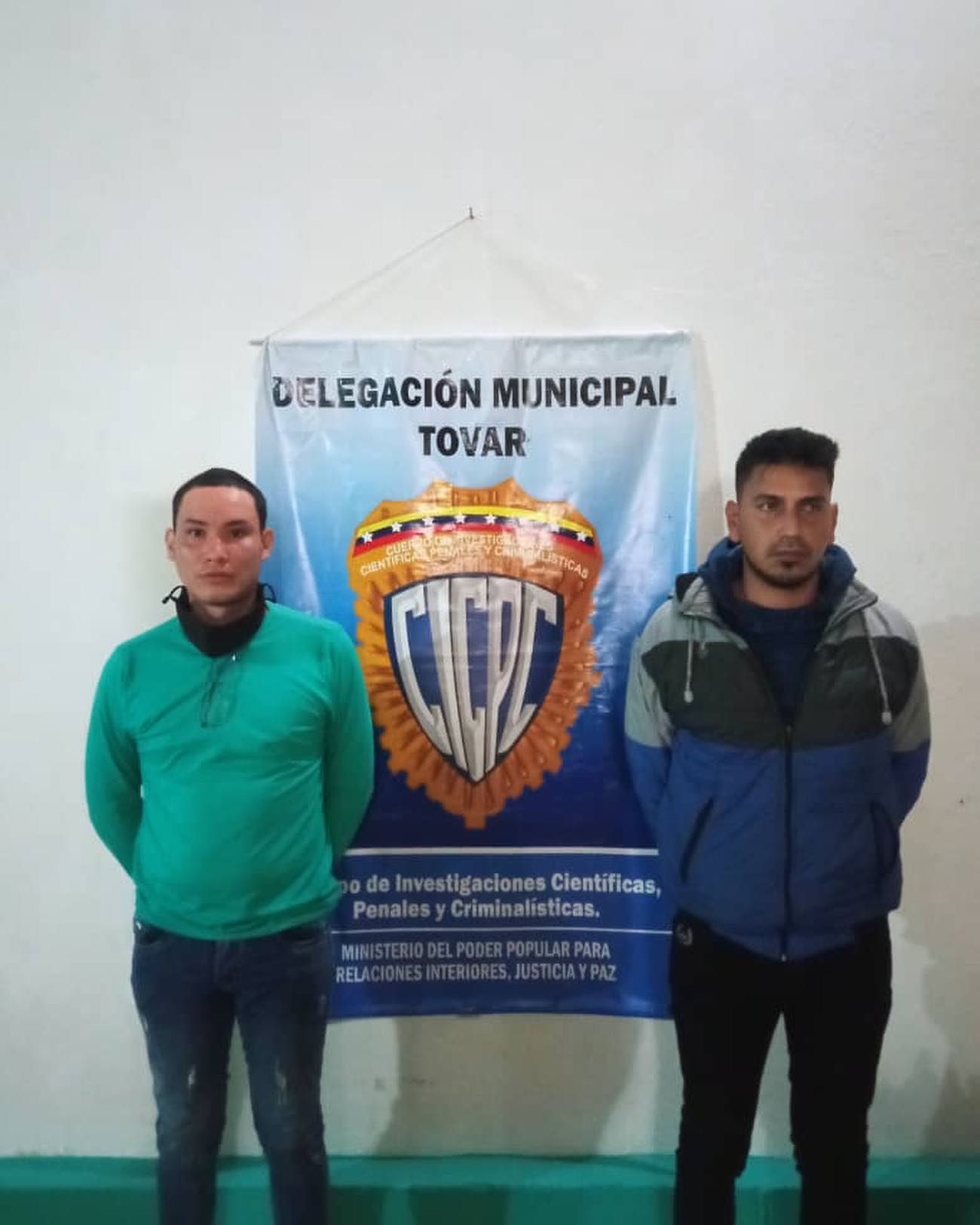 (VENEZUELA) CICPC APREHENDIÓ A 2 SUJETOS QUE TENÍAN CLÍNICA VETERINARIA FRAUDULENTA EN…
