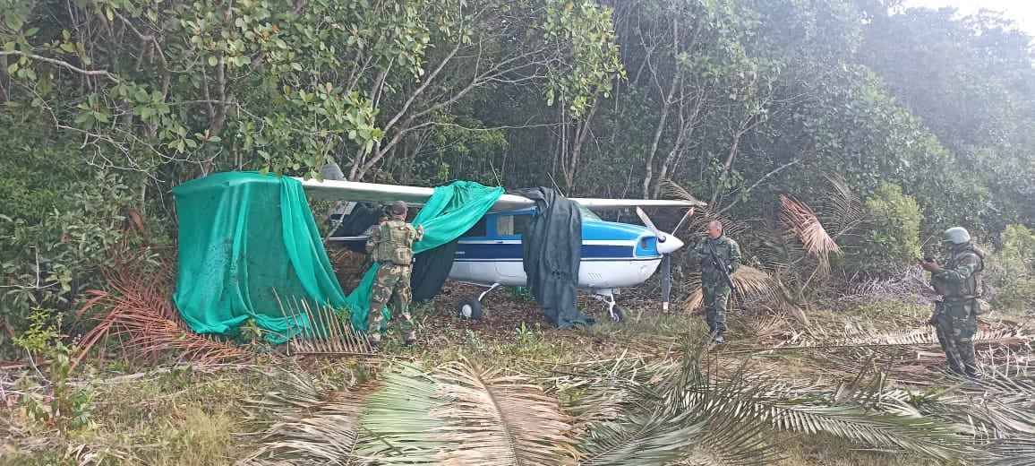 (VENEZUELA) FANB UBICÓ AVIONETA VINCULADA AL NARCOTRÁFICO EN EL ESTADO AMAZONAS