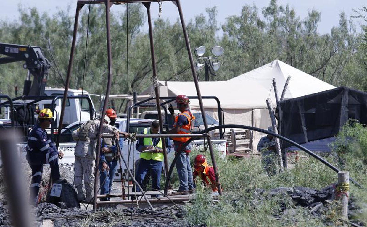 (MÉXICO) AUTORIDADES UTILIZAN DRONE ACUÁTICO PARA RESCATAR A MINEROS ATRAPADOS