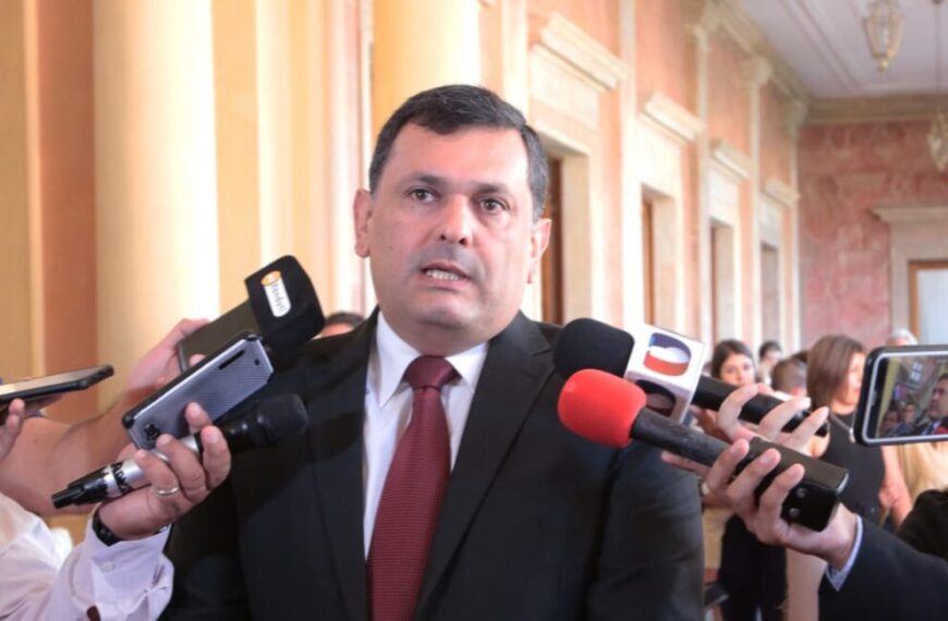 (PARAGUAY) MINISTRO DE JUSTICIA PUSO SU CARGO A LA ORDEN POR FUGA MASIVA DE REOS