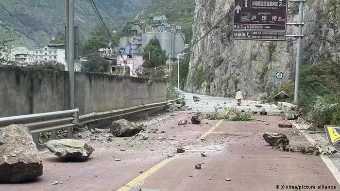 (CHINA) AUMENTÓ A 86 LOS FALLECIDOS POR TERREMOTO EN SICHUAN