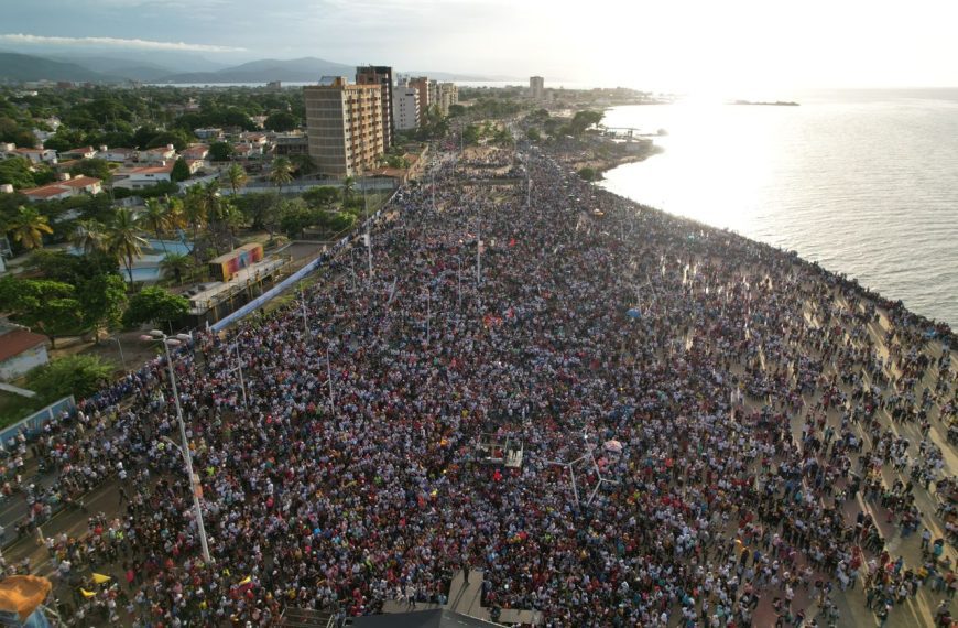 (VENEZUELA) MÁS DE 400 MIL VENEZOLANOS TOMARON LAS CALLES EN MARCHA PARA JESÚS