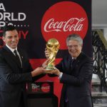 (ECUADOR) TROFEO DE LA COPA MUNDIAL DE LA FIFA LLEGÓ A LA NACIÓN ECUATORIANA