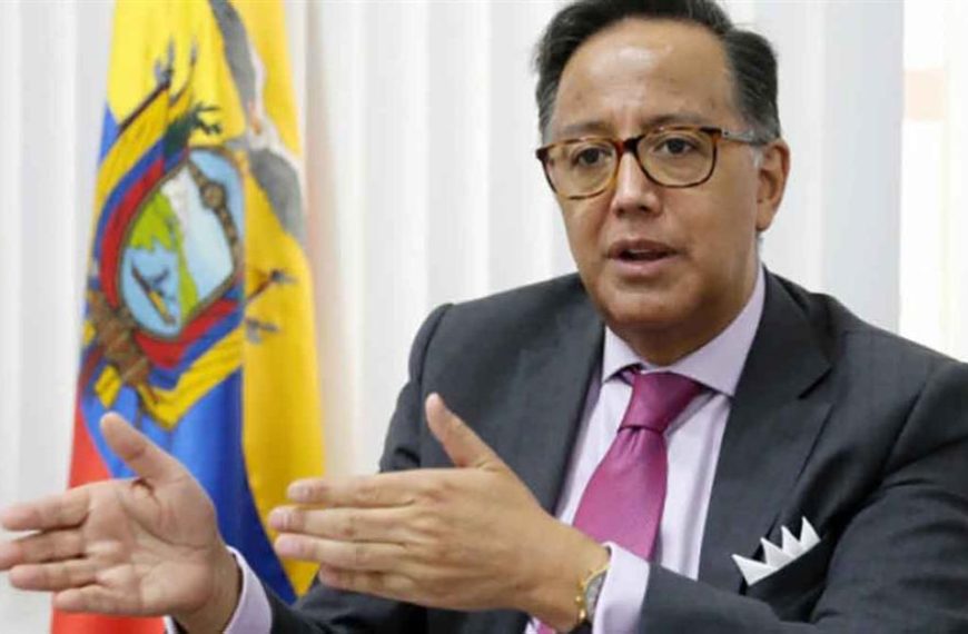 (ECUADOR) SECRETARIO DE SEGURIDAD DE LA NACIÓN RENUNCIÓ A SU CARGO LUEGO DE MASACRE DE GRUPO ARMADO