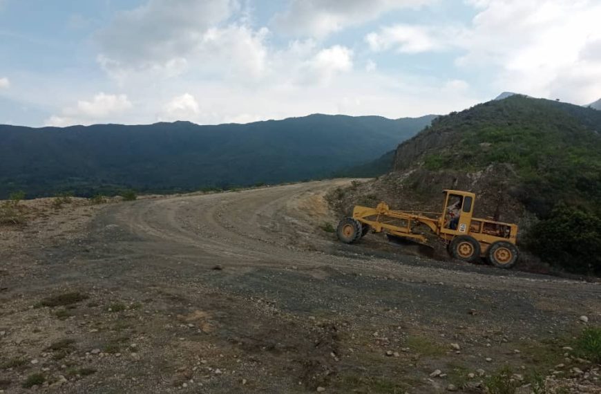 (VENEZUELA) INVILARA REALIZÓ MANTENIMIENTO A 5,2 KILÓMETROS DE VÍA QUE CONDUCE A LA CASCADA DEL VINO EN EL MUNICIPIO MORÁN