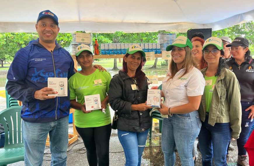 (VENEZUELA) 24 COMITÉS AMBIENTALES FUERON DOTADOS DE IMPLEMENTOS POR ESTIMULAR EL RECICLAJE