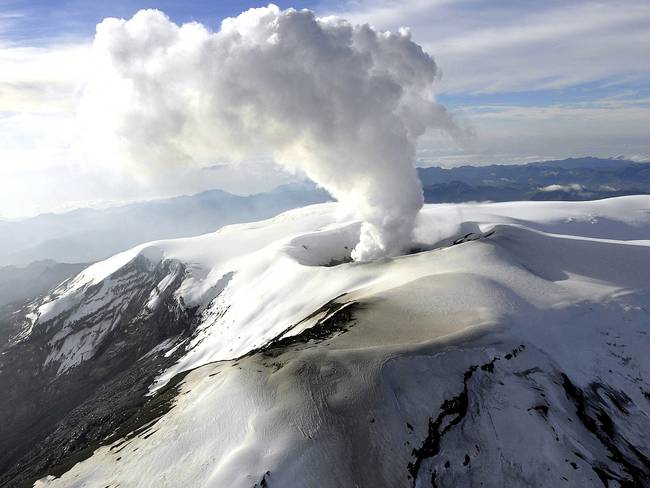 (COLOMBIA) GOBIERNO DECRETA CALAMIDAD PÚBLICA POR ACTIVIDAD DEL VOLCÁN NEVADO DEL RUIZ