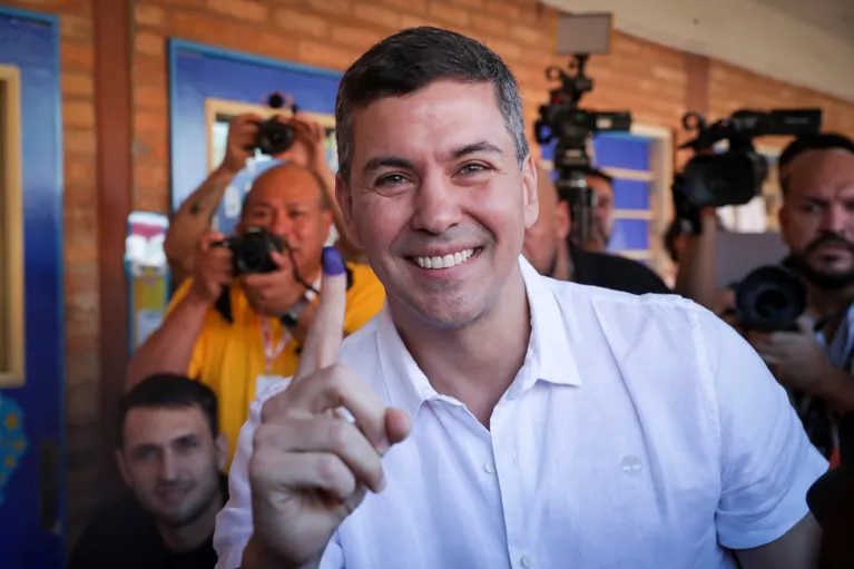(PARAGUAY) SANTIAGO PEÑA FUE ELECTO COMO PRESIDENTE EN COMICIOS GENERALES DE ESTE DOMINGO