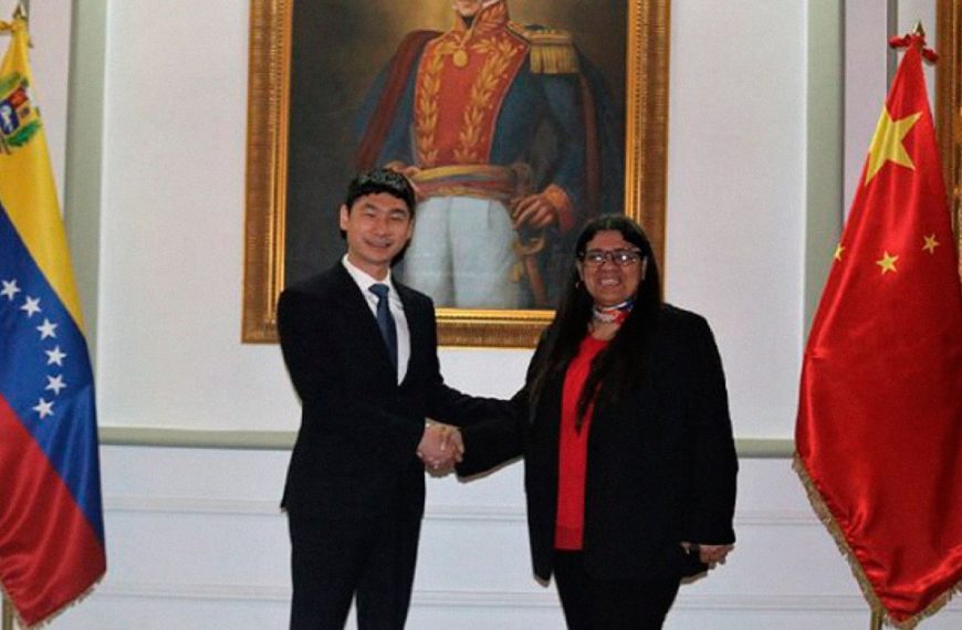 (VENEZUELA) LLEGA AL PAIS NUEVO EMBAJADOR DE CHINA LAN HU