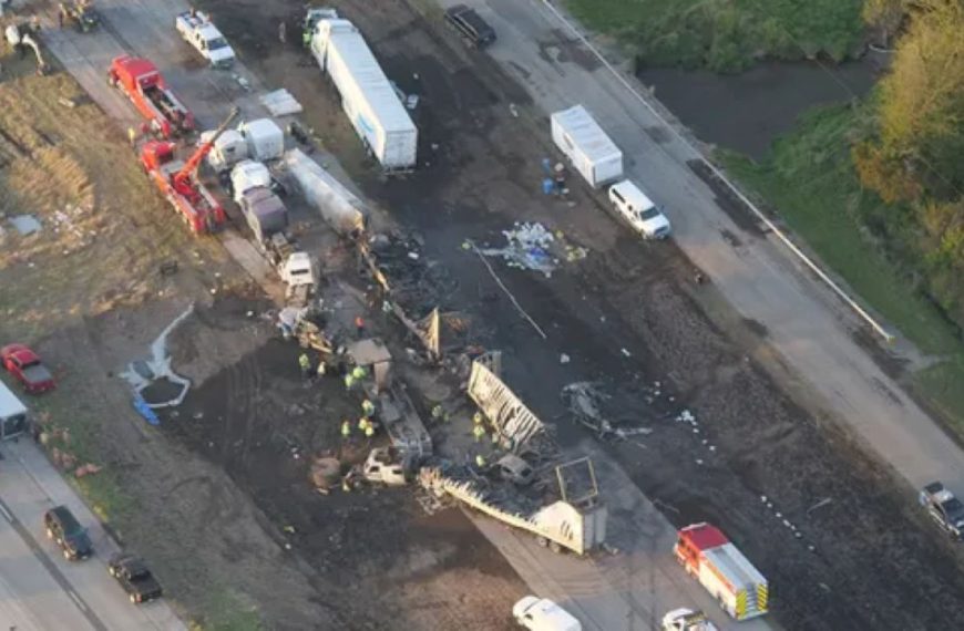 (EEUU) TORMENTA DE POLVO GENERÓ COLISIÓN ENTRE 90 VEHÍCULOS EN CARRETERA DE ILLINOIS