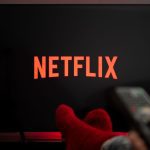 (EEUU) NETFLIX ESTABLECE EN MÁS DE 100 PAÍSES RESTRICCIONES CONTRA USO COMPARTIDO DE CUENTAS