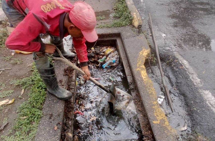 (VENEZUELA) 301 ALCANTARILLAS HAN SIDO RECONSTRUIDAS EN 4 MESES POR LA ALCALDÍA