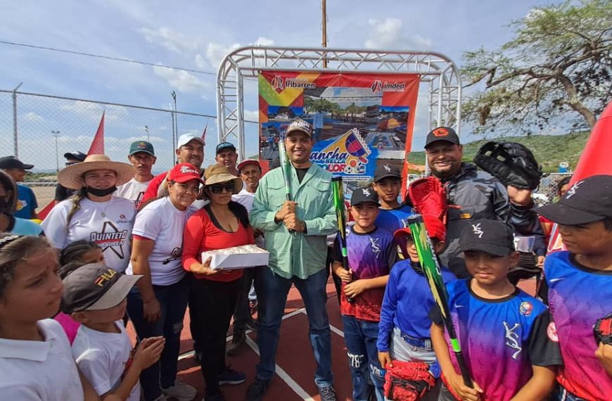 (VENEZUELA) COMUNIDAD SAN JOSÉ DE TINTÍN Y VILLA ROSA TIENEN DOS NUEVOS ESPACIOS DEPORTIVOS