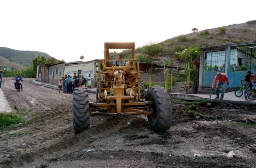(VENEZUELA) GOBIERNO DE LARA RECUPERÓ 3.770 METROS DE VIALIDAD EN EL SECTOR LAS CLAVELLINAS SUR DE BARQUISIMETO