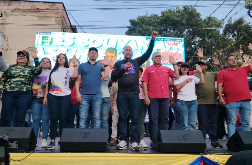 (VENEZUELA) EN LARA: JURAMENTADOS 15.169 COMITÉS BOLIVARIANOS DE BASE INTEGRAL