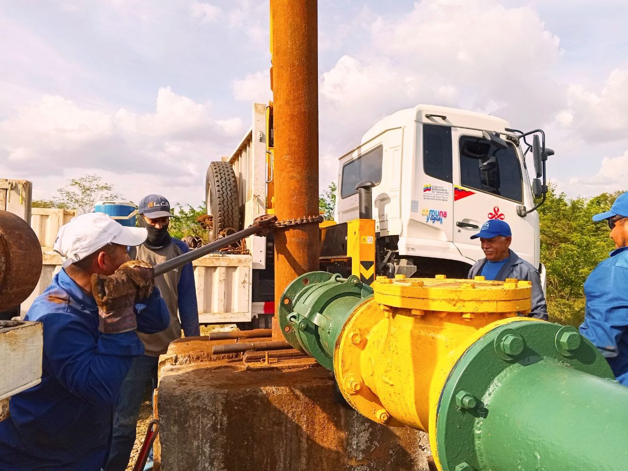 (VENEZUELA) INSTALACIÓN DE EQUIPOS DE BOMBEO MEJORAN DISTRIBUCIÓN A 80 LITROS POR…