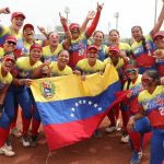 (MUNDO) SOFTBOL FEMENINO CONTINÚA INVICTO Y LOGRA ORO EN JUEGOS BOLIVARIANOS 2025