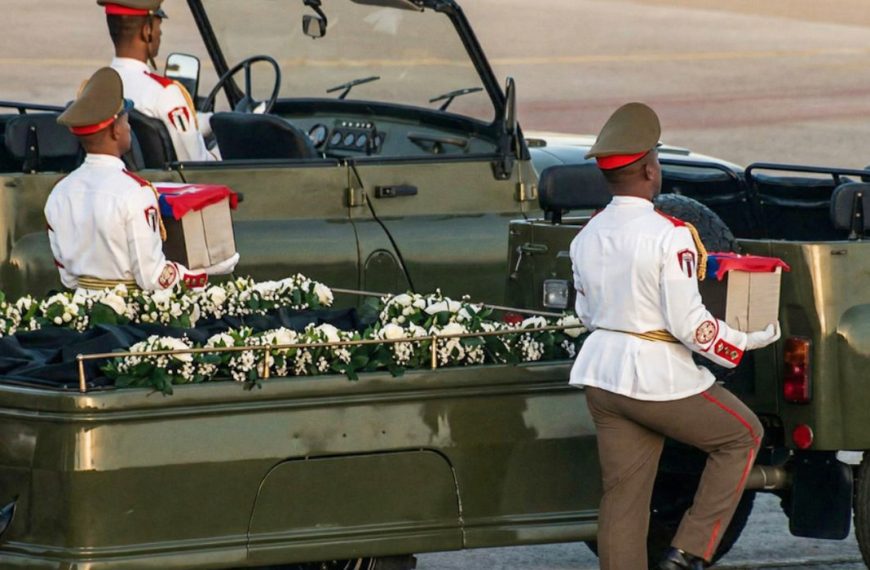 (CUBA) RINDEN HONORES A SUS OFICIALES CAÍDOS DURANTE LOS ATAQUES DE EEUU EN CONTRA DE VENEZUELA