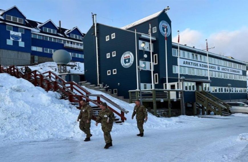(MUNDO) CONTINGENTE MILITAR LLEGÓ A GROENLANDIA ANTE AMENAZAS DE DONALD TRUMP
