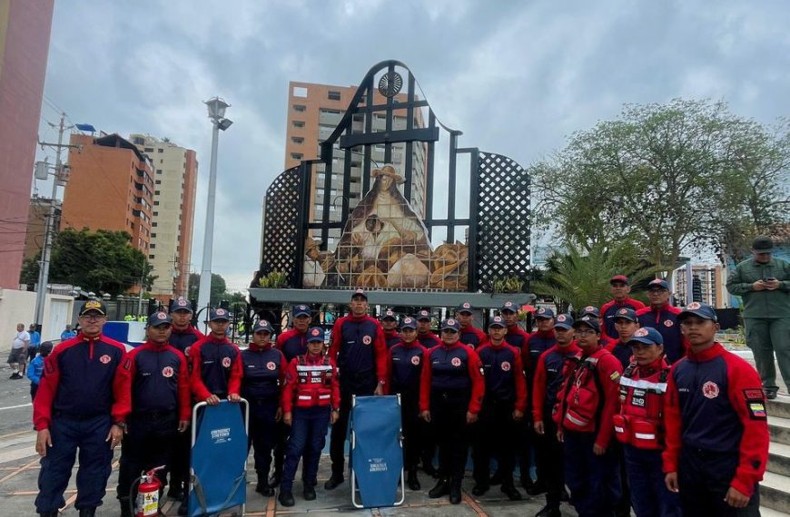 (VENEZUELA) MÁS DE 600 BOMBEROS RESGUARDARON LA PROCESIÓN 168 DE LA DIVINA PASTORA EN IRIBARREN