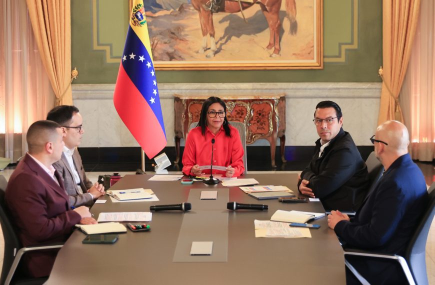 (VENEZUELA) PRESIDENTA ENCARGADA DELCY RODRÍGUEZ ENCABEZÓ REUNIÓN DEL MOTOR INDUSTRIAS BÁSICAS Y MINERÍA