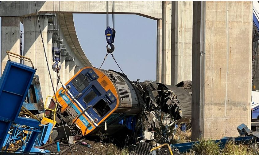 (TAILANDIA) AL MENOS 29 FALLECIDOS TRAS GRAVE ACCIDENTE DE TREN ESTE 14 DE ENERO (+VIDEO)