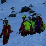 (ITALIA) ESQUIADORES QUEDARON SEPULTADOS TRAS AVALANCHA AL NORTE DEL PAÍS
