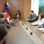 (VENEZUELA) PRESIDENTA ENCARGADA SE REUNIÓ CON REPRESENTANTES DE REPSOL PARA FORTALECER EL MOTOR HIDROCARBUROS