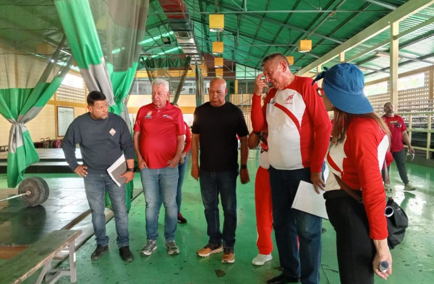 (VENEZUELA) EN LARA: INFRAESTRUCTURAS DEPORTIVAS RECIBIERON LA VISITA DEL GOBERNADOR REYES REYES